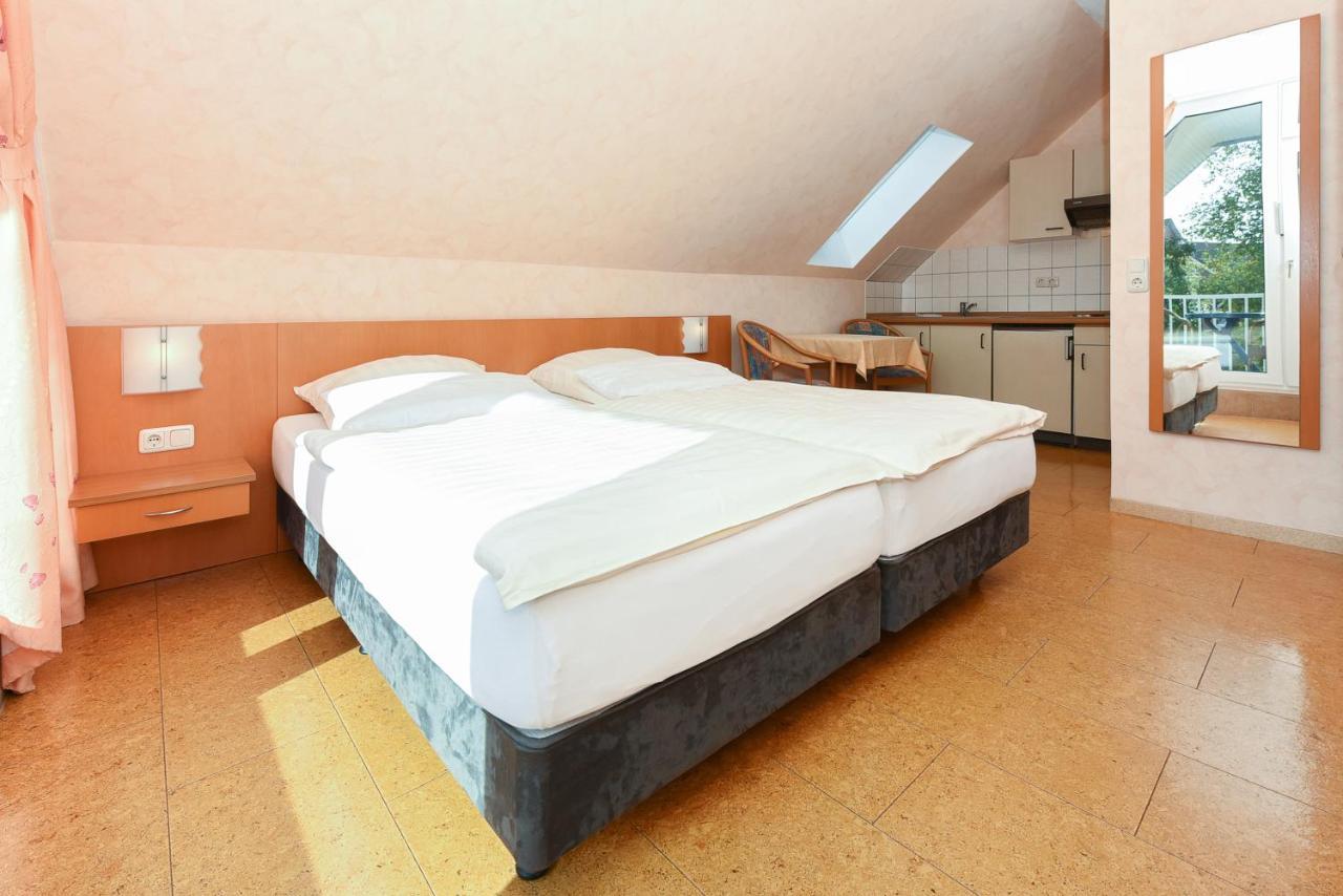 Hotel-Pension Altes Siel Bensersiel Luaran gambar