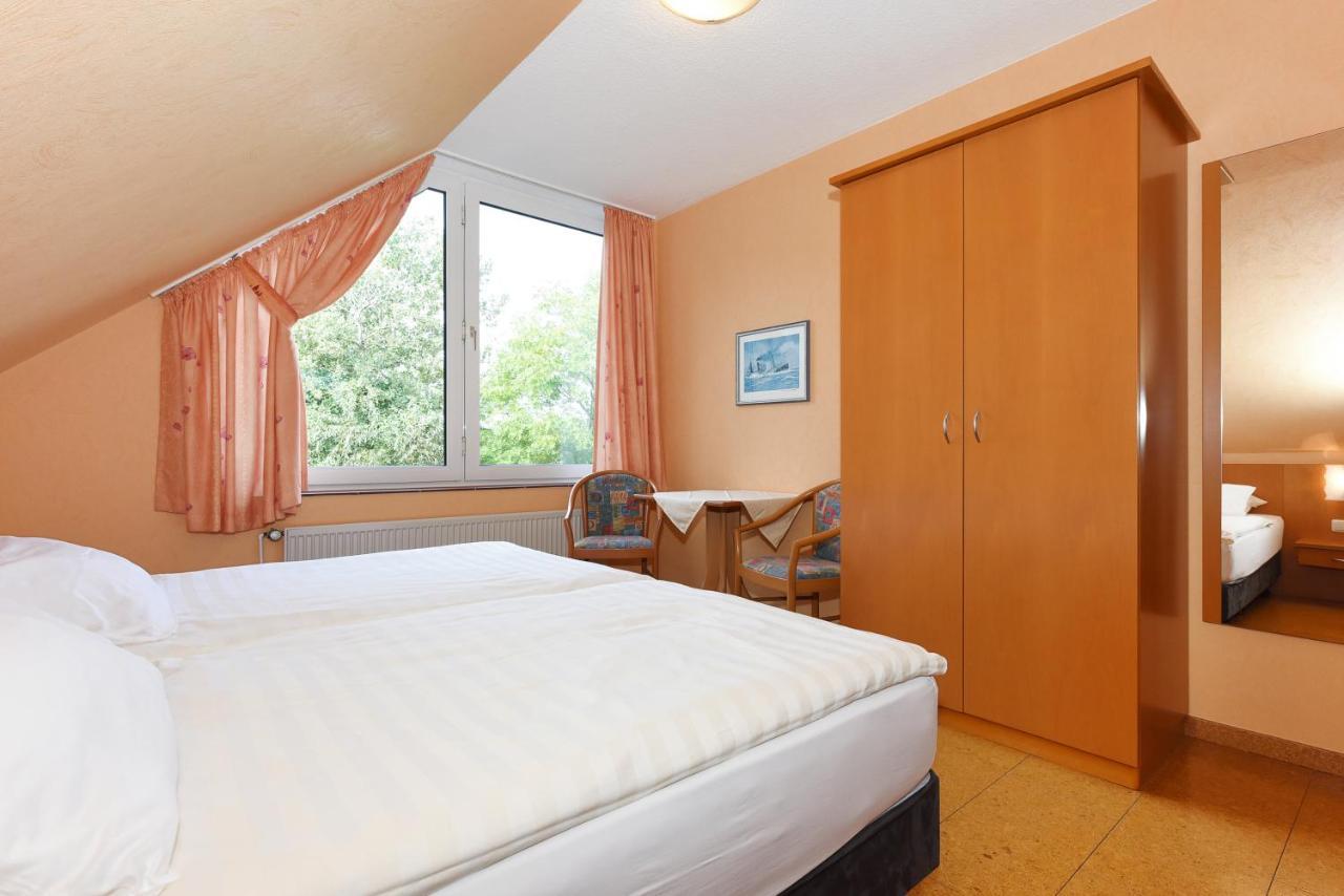 Hotel-Pension Altes Siel Bensersiel Luaran gambar