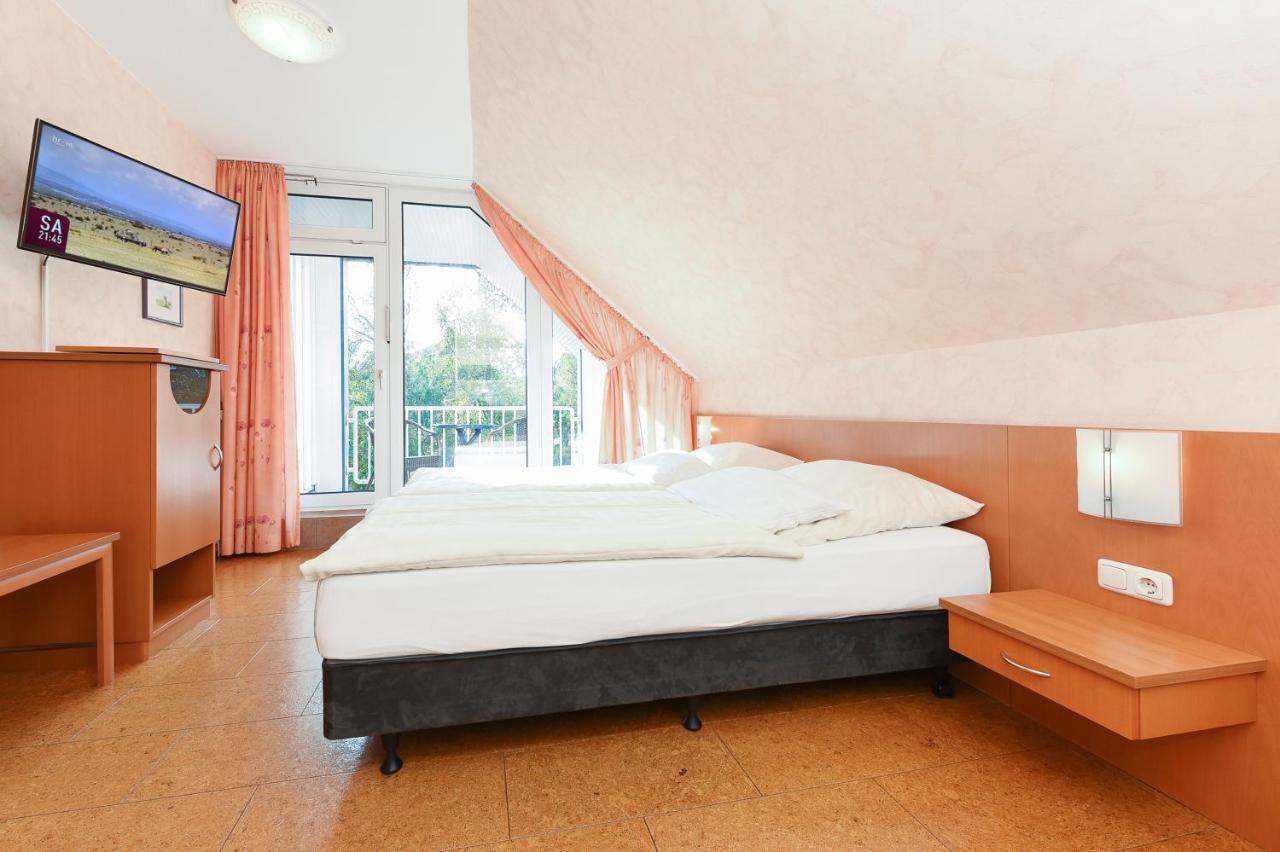 Hotel-Pension Altes Siel Bensersiel Luaran gambar