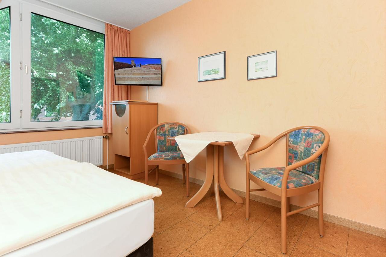 Hotel-Pension Altes Siel Bensersiel Luaran gambar