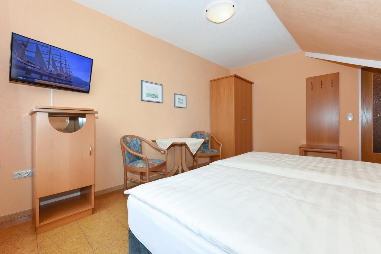 Hotel-Pension Altes Siel Bensersiel Luaran gambar