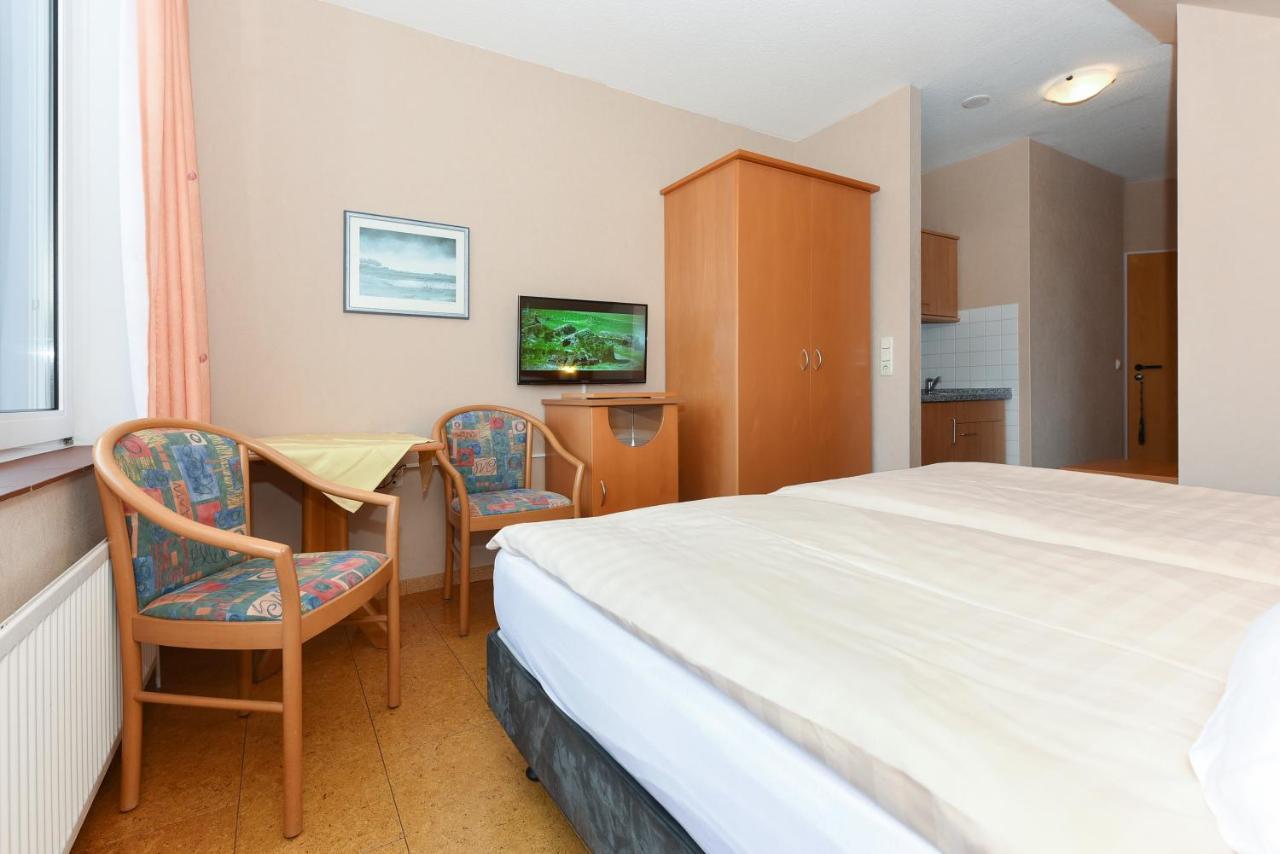 Hotel-Pension Altes Siel Bensersiel Luaran gambar